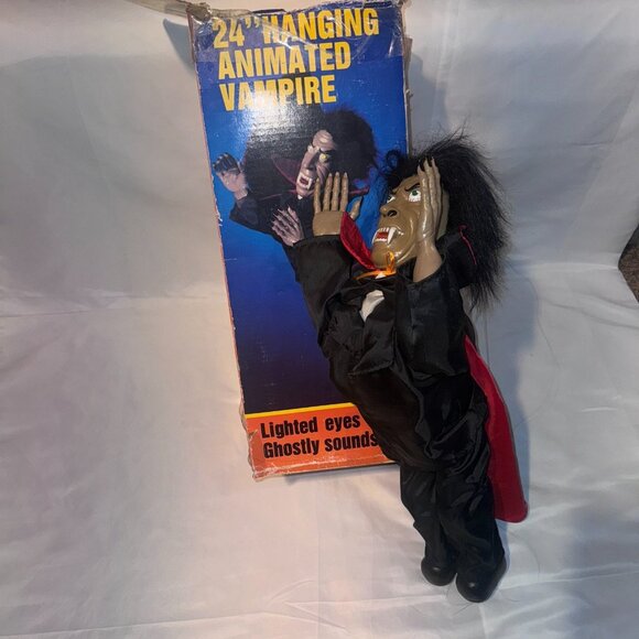 Vintage Gemmy Halloween 24” Hanging Animated Vampire Decoration - Picture 2 of 7